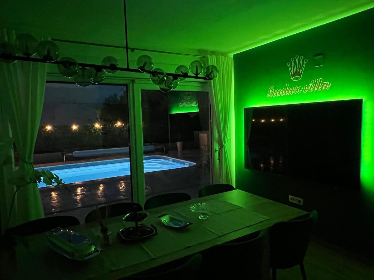 Sunluxvilla ,Heated Pool, Ir Sauna Kastela Bagian luar foto